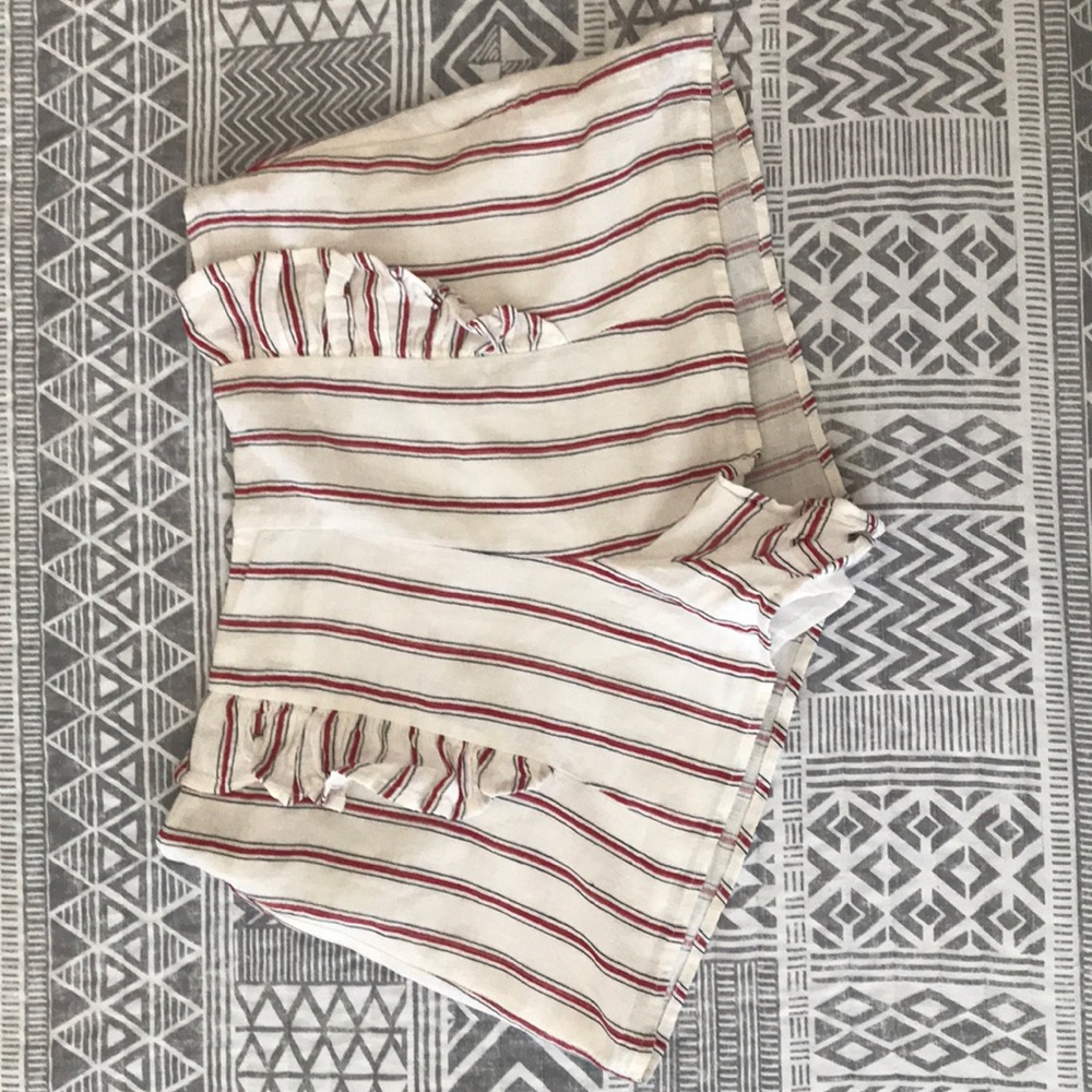 Cute high-waist shorts